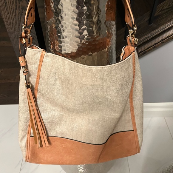 COPY - Sondra Roberts Squared coated linen summer hobo bag with tassel summer c… - Picture 13 of 17